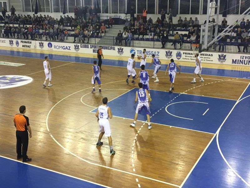 Înfrângere la baschet!