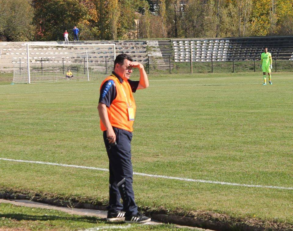 Ploaie dă vina pe tinereţe pentru lipsa rezultatelor