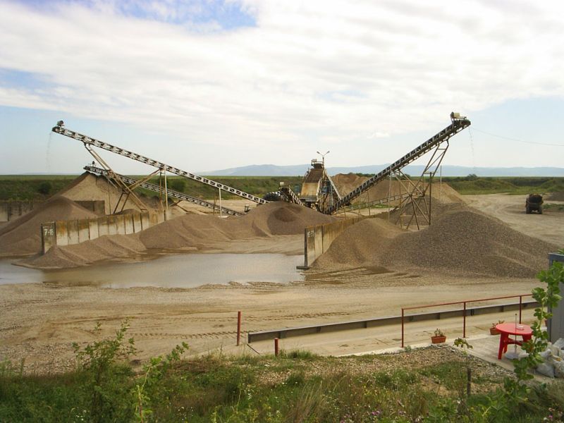 Verificări în Gorj pe activitatea balastierelor şi a carierelor