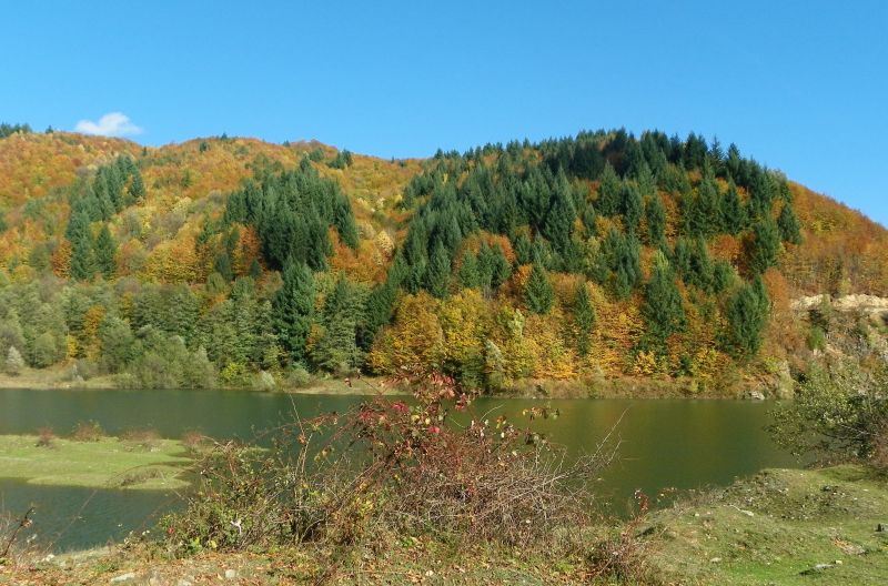 În crugul toamnei – Prin lumea carstului gorjean