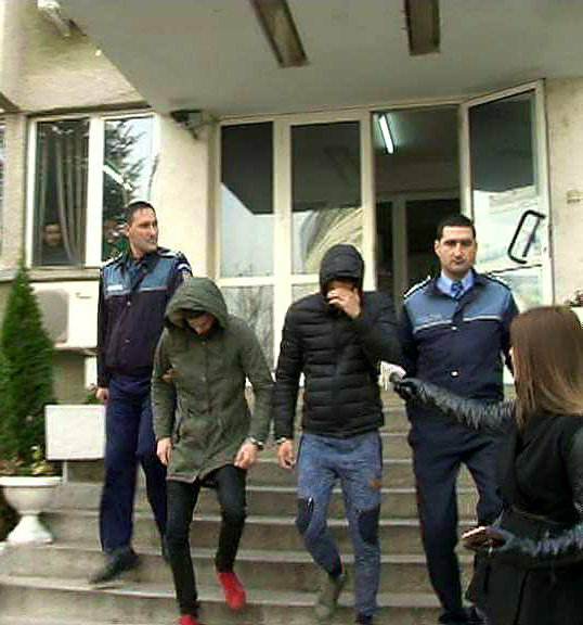 Eliberați și reținuți din nou