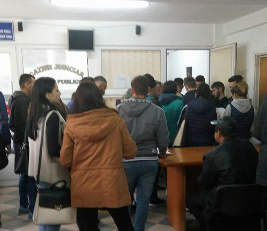 Peste 1.000 de gorjeni vor să devină polițiști, jandarmi și pompieri