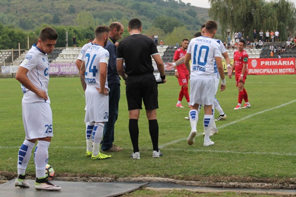 Pandurii îşi face lotul din mers