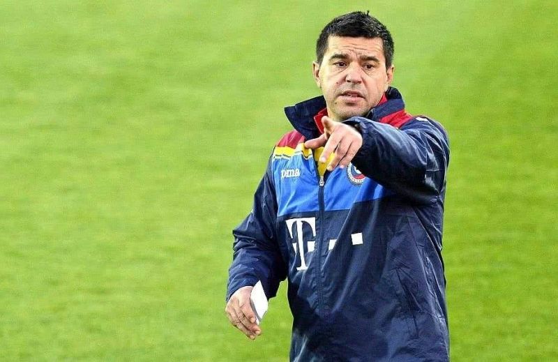 Schimbare de stil la naţională