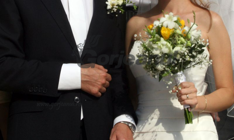 Peste 700 de căsătorii şi 18 divorţuri administrative, tranşate la Starea Civilă din Târgu-Jiu