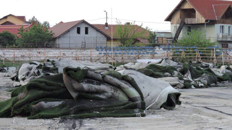 Terenul sintetic, refăcut de FRF!