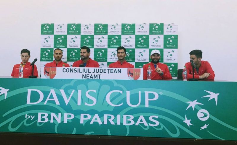 Mergea revine sub tricolor