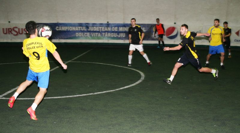 Weekend plin de derbiuri, la minifotbal