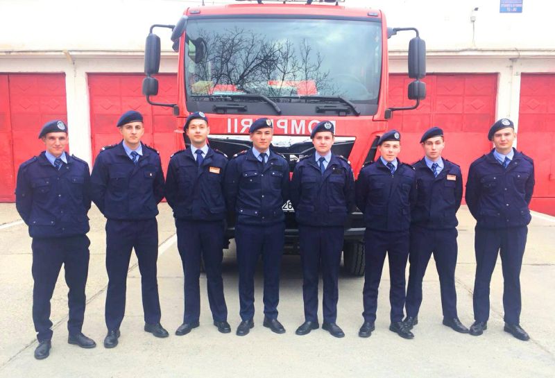 Opt studenți, în practică la ISU Gorj