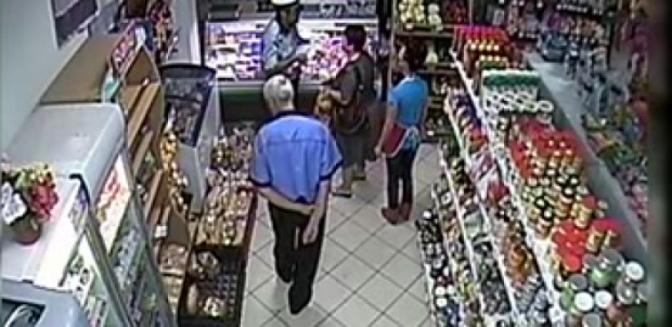 Furt la două supermarketuri din Târgu-Cărbunești