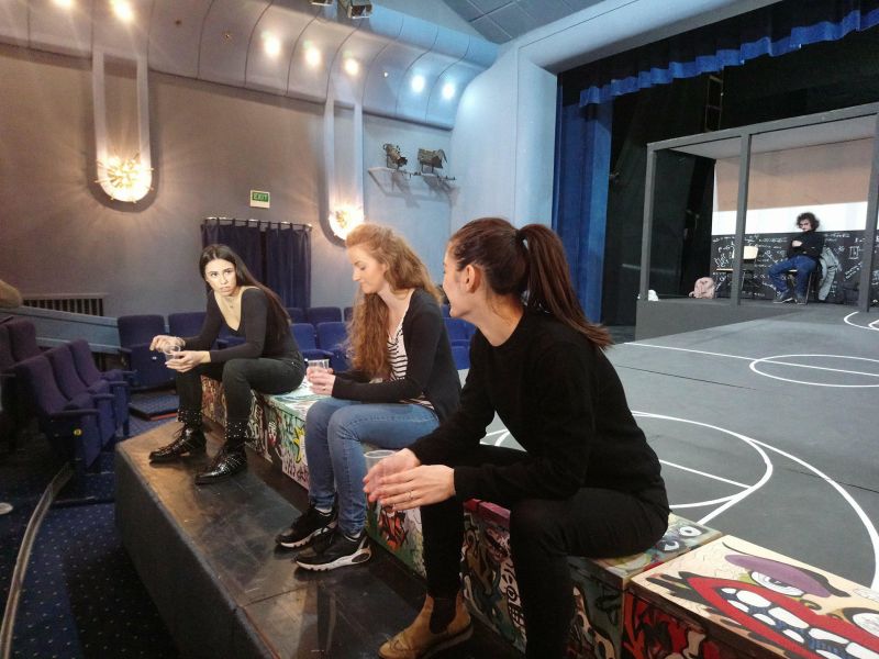 “Avioane pe hârtie, fiind copil – am desenat” – o cronică dramatică de Ion Popescu-Brădiceni –