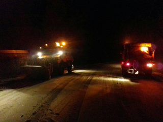 18 utilaje de deszăpezire au acţionat pe drumurile naţionale din Gorj