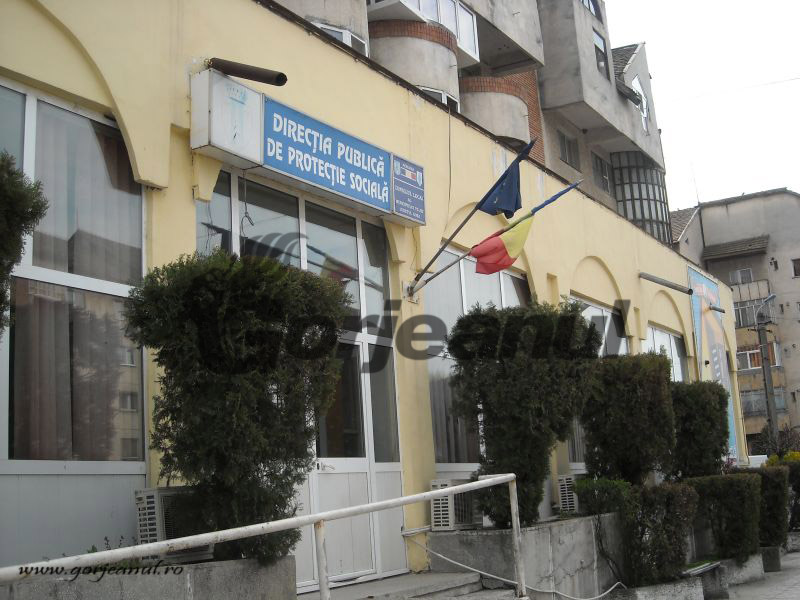 95 de târgujieni servesc masa la Cantina de Ajutor Social