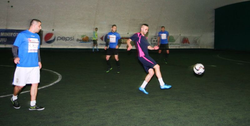 Se strânge lupta în Campionatul Judeţean de Minifotbal
