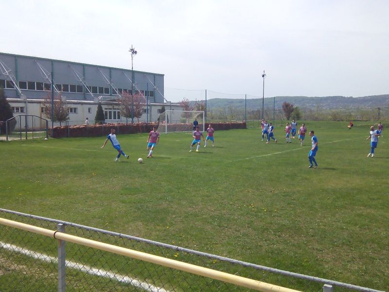 Fără “şocuri” la vârful Ligii a 4-a