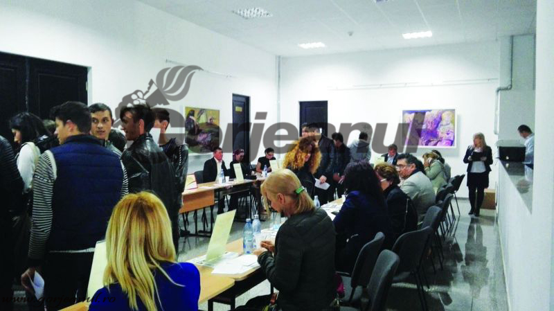 Peste 800 de gorjeni au luat cu asalt Bursa generală a locurilor de muncă