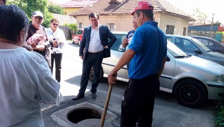 FOTO: Primarul Romanescu, în cartierul Grivița
