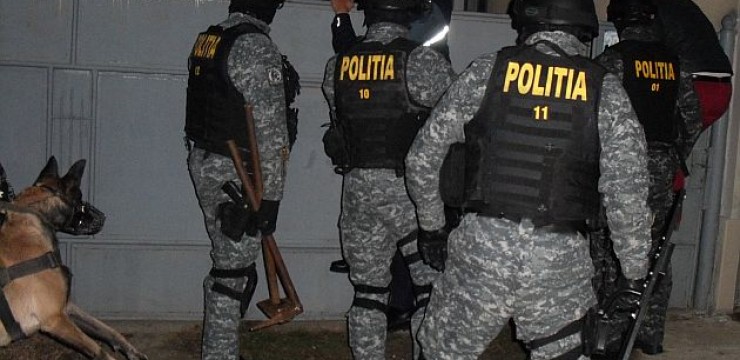 mascati-perchezitii-noapte-740x360