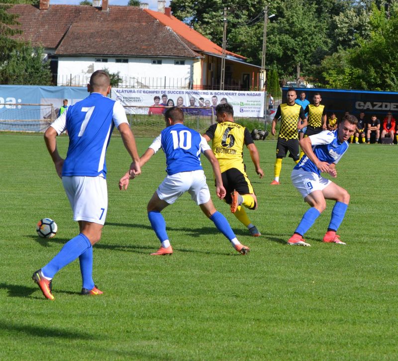 Le-au dat cu terenul în cap! Petrolul Bustuchin, umilită la Arad