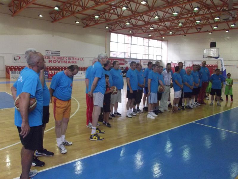 Generaţiile de baschetbalişti, din nou împreună