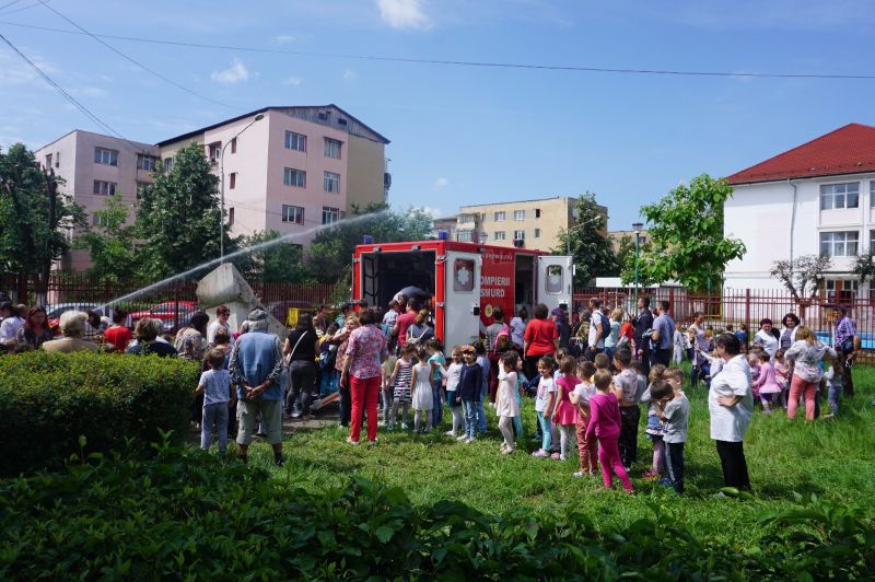 Experiențe extracurriculare la Grădinița cu P. P. Nr. 8 Tg-Jiu