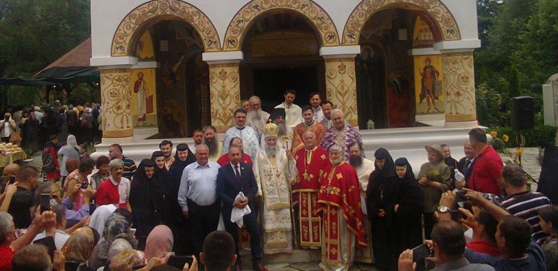 Sfântă Liturghie Arhierească la Hramul Mănăstirii «Icoana», Comuna Crasna, Gorj