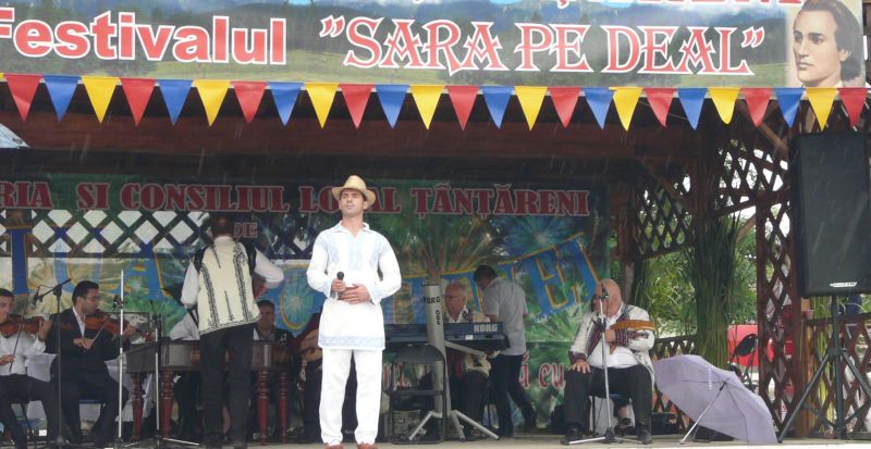 La Ţânţăreni, o nouă ediţie a Festivalului „Sara pe deal”