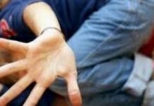 Reținut după ce și-a bătut copilul până când i-a rupt mâna