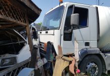 FOTO: Accident la Țânțăreni! O cisternă încarcată cu GPL s-a ciocnit cu o autoutilitară