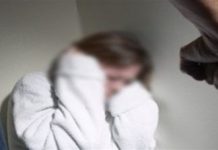 Reținut după ce și-a bătut soția din cauza geloziei