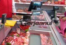 Activitate suspendată pentru o carmangerie şi sechestru pe sute de kilograme de carne