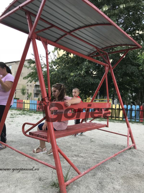 copil-accidentat-leagan-1