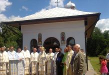 Sfântă Liturghie Arhierească la resfinţirea Bisericii din Parohia Grui-Sohodol, Com. Baia de Fier, Protopopiatul Târgu-Cărbuneşti