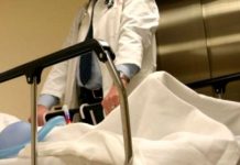 A murit, după ce a fost bătut de doi consăteni