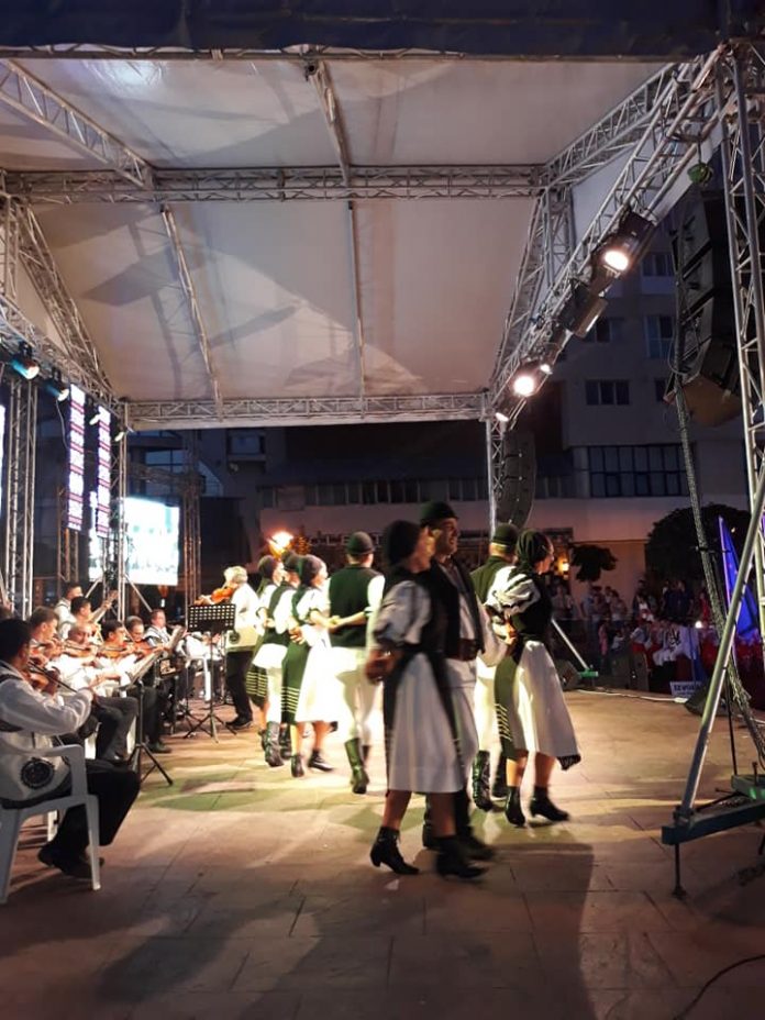 39686683_641072532955743_1897378923440766976_n