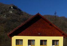 Consilieri locali din Padeș, abonați la fondurile AFIR! Punctul de informare turistică al localității, aspirator de bani europeni