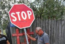Indicatoare rutiere vandalizate, la Țânțăreni