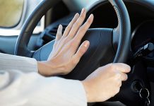 Tânără fără permis, prinsă la volan pe străzile din Târgu-Jiu! Și proprietarul mașinii este cercetat