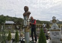 Explicații pentru bustul ridicat în cimitirul de la Turburea de un localnic în viață