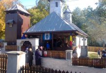 Sfântă Liturghie Arhierească la resfinţirea Bisericii din Parohia Racoviţa, comuna Polovragi, judeţul Gorj