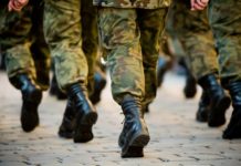 Omagiu militarilor români!