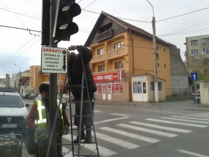 6fc17c7eb818642f085b89c38979d21emaxim