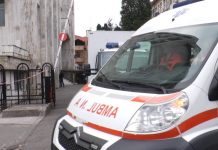 Poliția face verificări, după ce două ambulanțe și o mașină a Penitenciarului au fost blocate pe o stradă, lângă Tribunalul Gorj