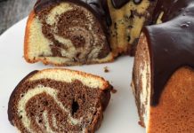 Rețeta săptămânii – Chec cu vanilie și ciocolată de post