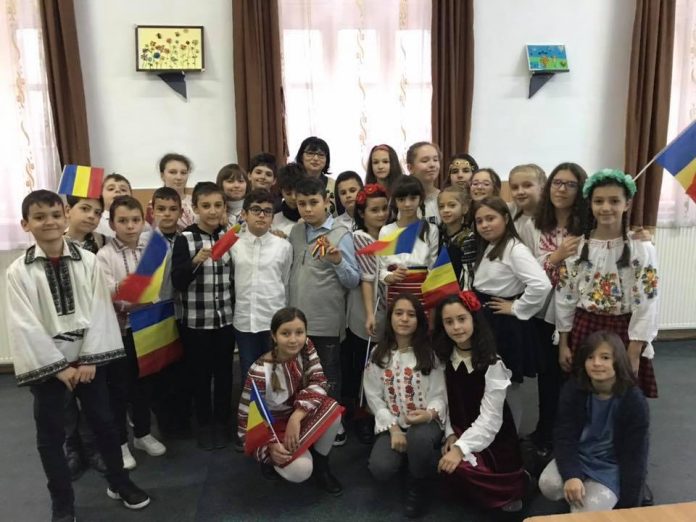 serbare scoala sacoiu (11)