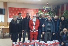 Tinerii social-democrați au oferit cadouri copiilor săraci din Târgu-Jiu, Curtișoara și Scoarța