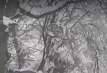 Comuna Samarinești înoată în zăpadă! Femeile au ieșit la lopată, în timp ce autoritățile nu răspund la telefoane