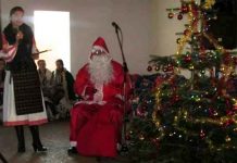 Bătrânii de la C.Î.A. Dobriţa, colindaţi de profesori şi elevi din Stăneşti