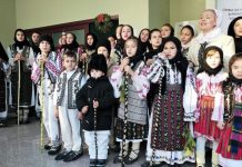 Colindători din Gorj, pe scena ”Sălii Radio” din București