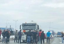 Foto: Bărbat lovit de o cisternă pe trecerea de pietoni